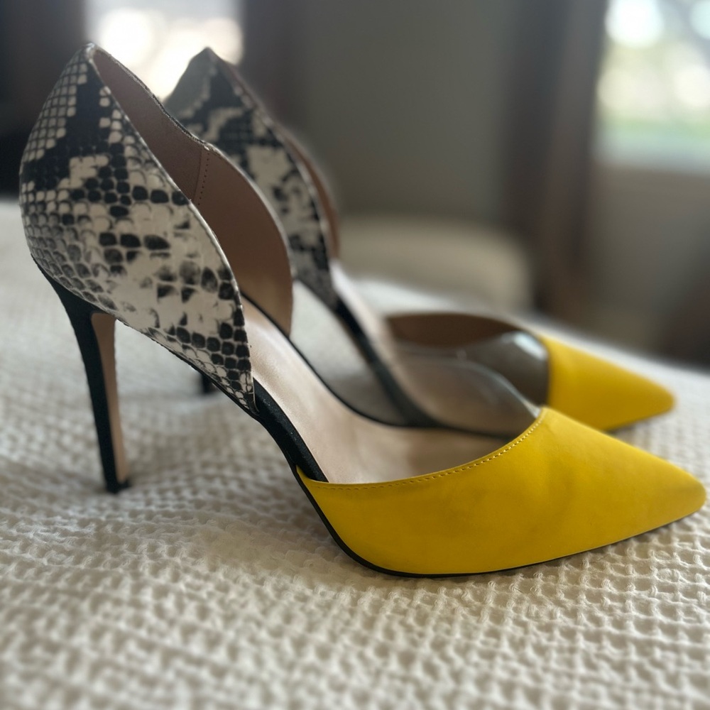 Snakeskin/ Yellow Heels